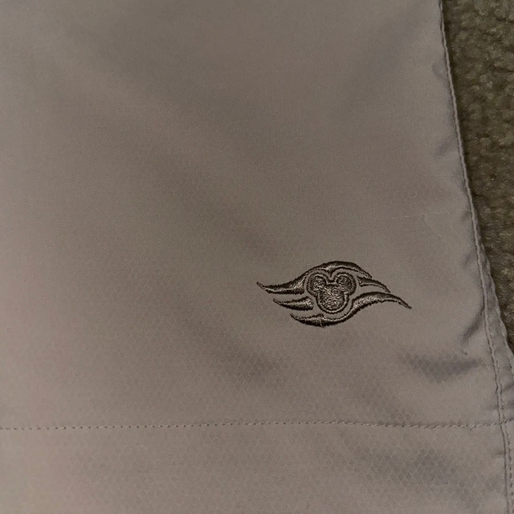 Boys (M) NIKE Disney golf performance shorts